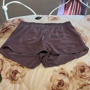 Lululemon hotty hots size 14 high rise 4”